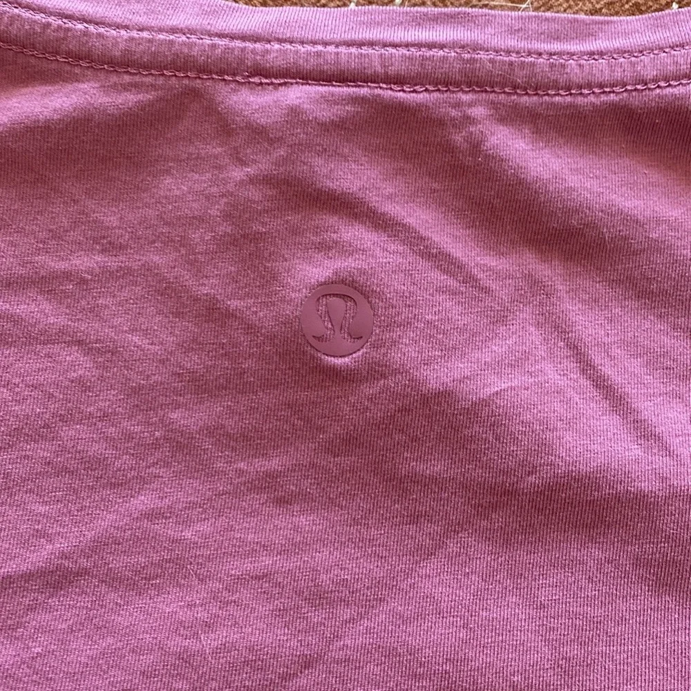 Lululemon top - Picture 4 of 4